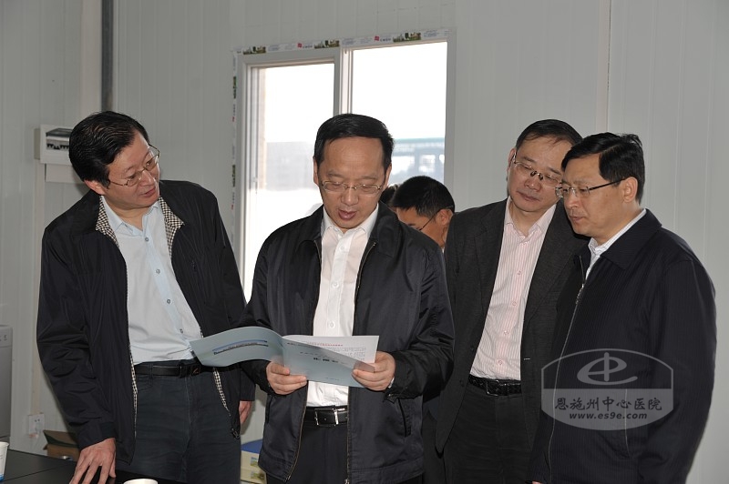 5月6日，省发改委主任李乐成到州中心医院新区医疗中心调研